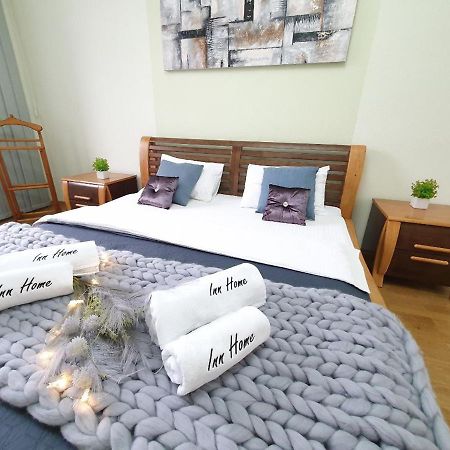 Inn Home Apartments In Kiev Center Bagian luar foto