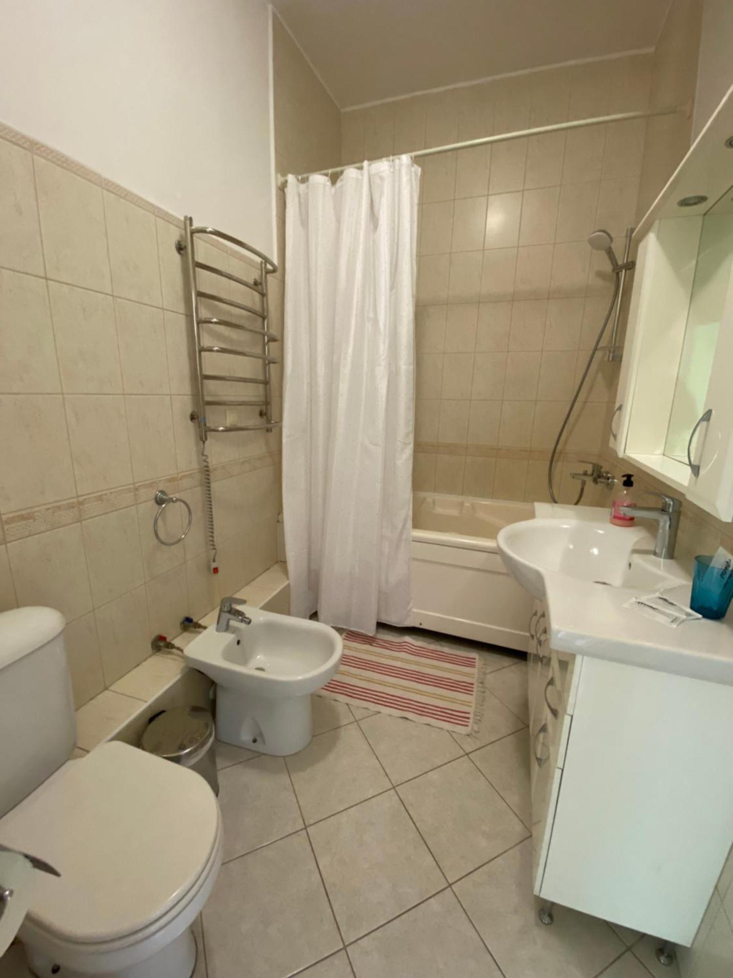 Inn Home Apartments In Kiev Center Bagian luar foto