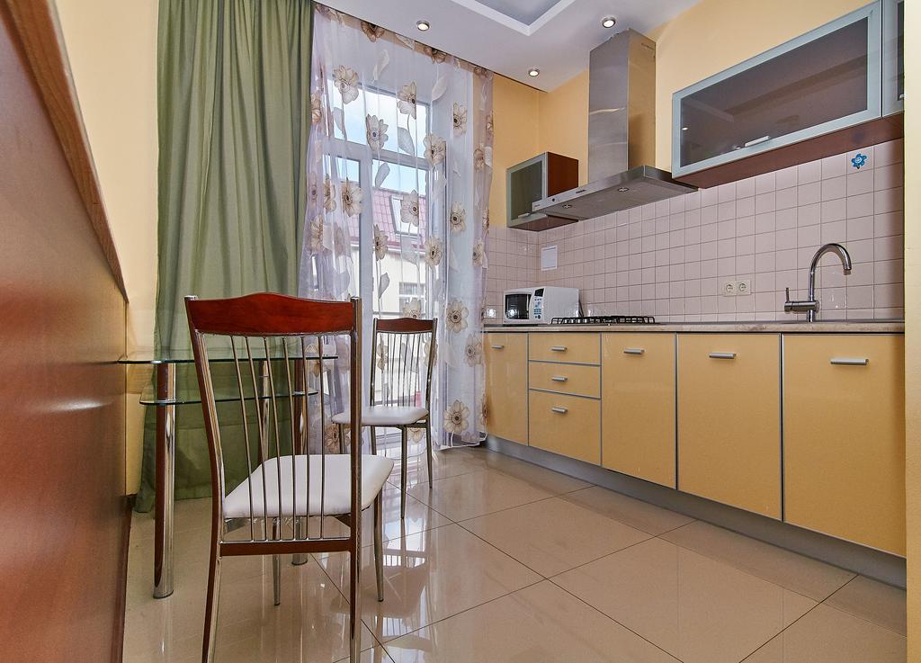 Inn Home Apartments In Kiev Center Bagian luar foto