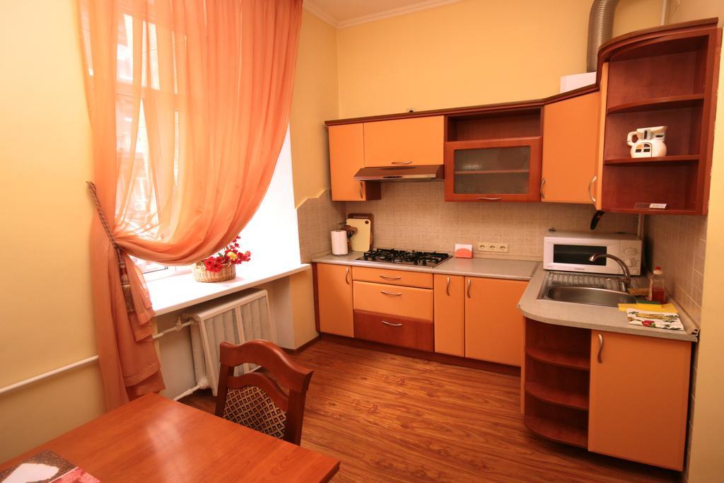 Inn Home Apartments In Kiev Center Bagian luar foto