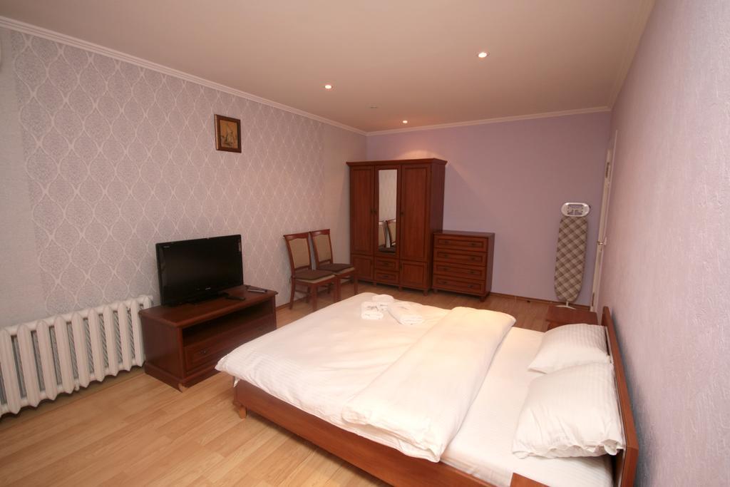 Inn Home Apartments In Kiev Center Bagian luar foto