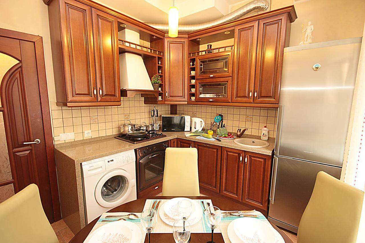 Inn Home Apartments In Kiev Center Bagian luar foto