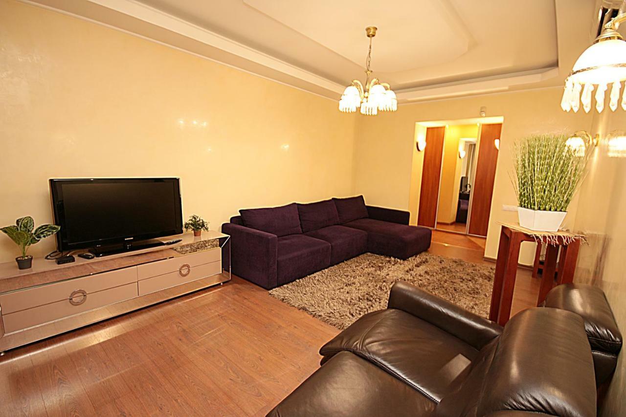 Inn Home Apartments In Kiev Center Bagian luar foto