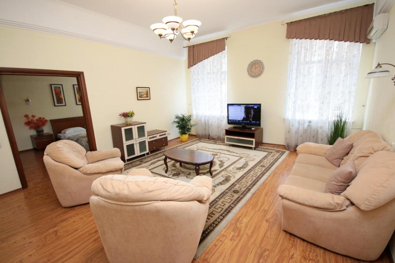 Inn Home Apartments In Kiev Center Bagian luar foto